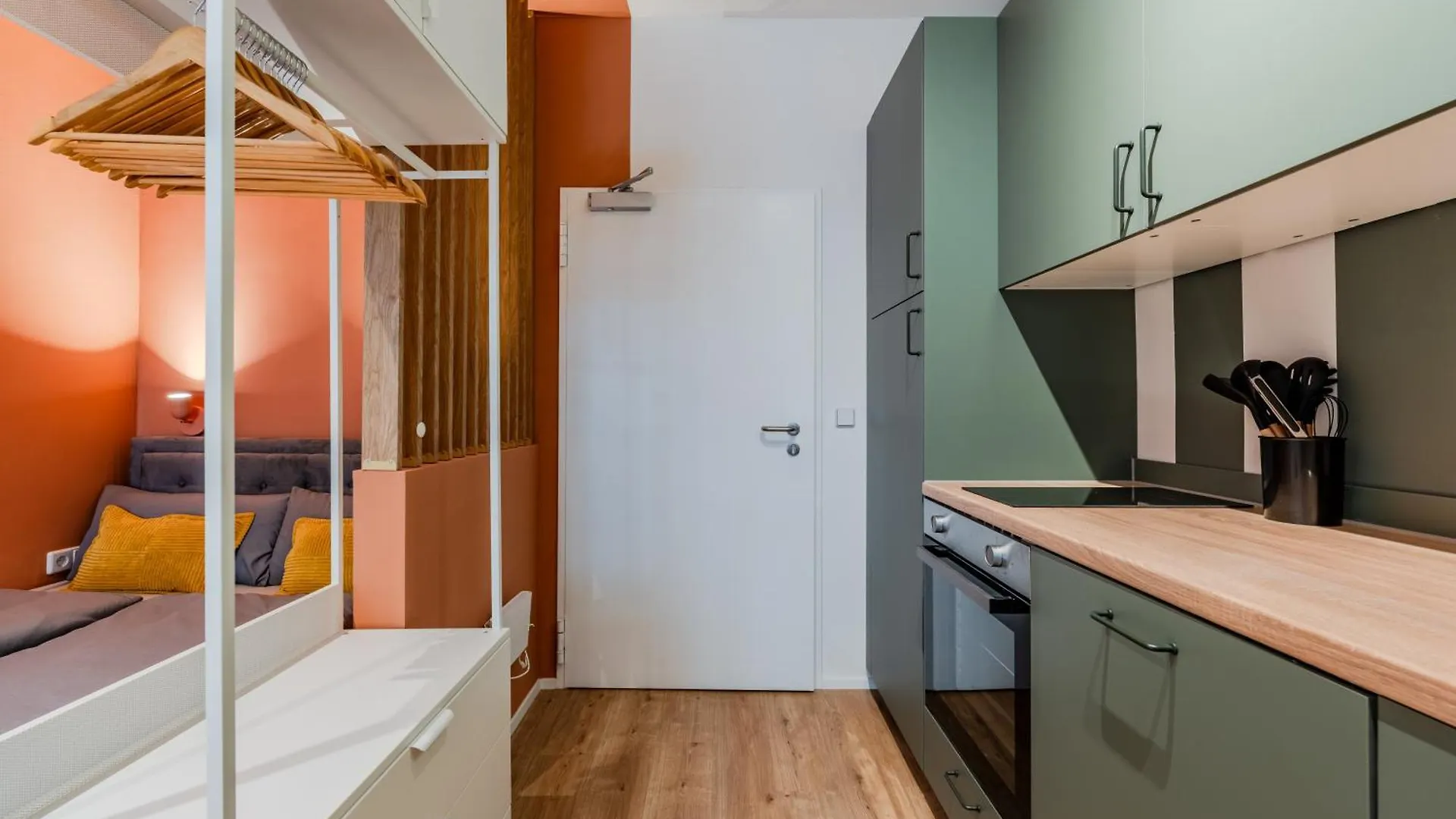Vibrant Micro-Apartment - Cozy, Central & Self Checkin Berlin Tyskland