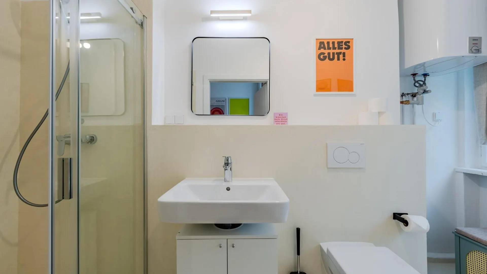 Vibrant Micro-Apartment - Cozy, Central & Self Checkin Berlin 0*,  Tyskland
