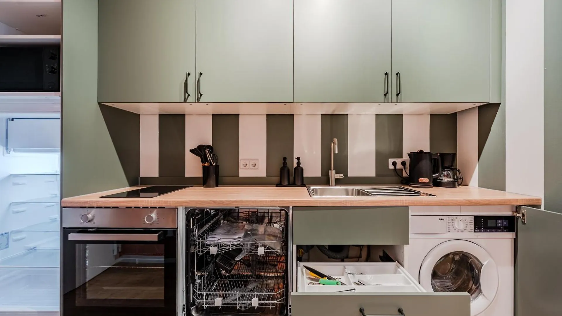 Vibrant Micro-Apartment - Cozy, Central & Self Checkin Berlin Tyskland