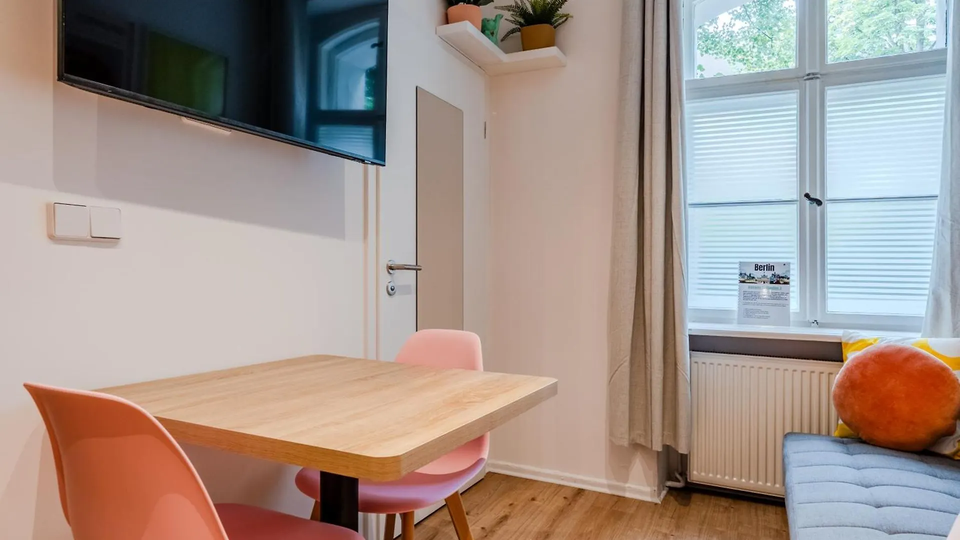 Lägenhet Vibrant Micro-Apartment - Cozy, Central & Self Checkin Berlin Tyskland